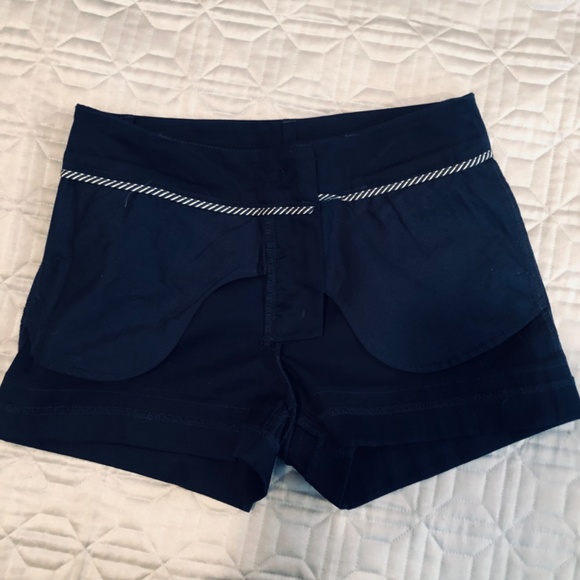 Cuffed Flat Waist Hot Pants - Picture 7 of 8